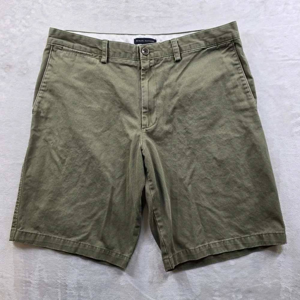Banana Republic Chino Shorts Mens 36 Olive Green 100% Cotton Casual Flat Front